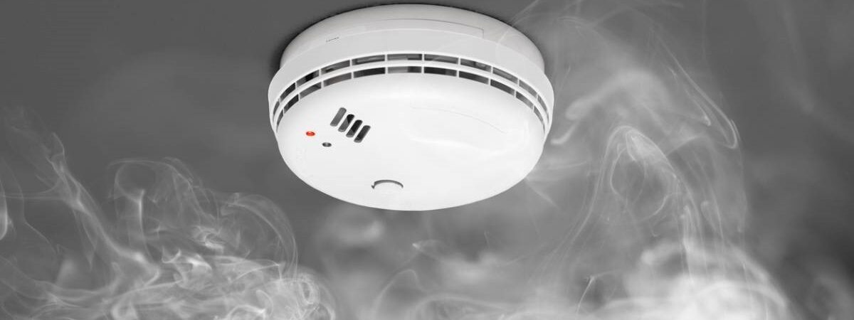 image-pourquoi-avoir-recours-a-un-professionnel-pour-la-pose-d-une-alarme-incendiedzdz image-pourquoi-avoir-recours-a-un-professionnel-pour-la-pose-d-une-alarme-incendiedzdz